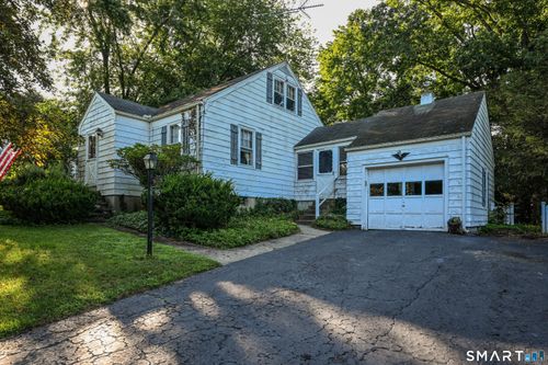 95 Lake Ave, Trumbull, CT, 06611-2257 | Card Image
