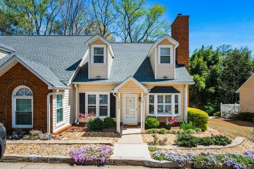1050 Sasha Ln, Roswell, GA, 30075-3652 | Card Image