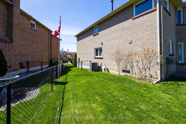 249 Mossbrook Sq, House other with 4 bedrooms, 4 bathrooms and 2 parking in Pickering ON | Image 39