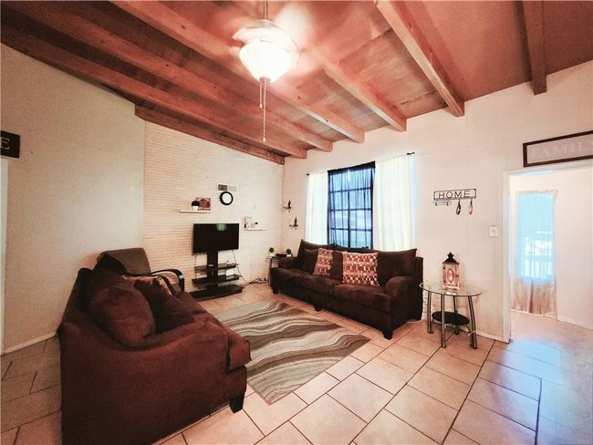 3617 Santa Fe St, House other with 3 bedrooms, 2 bathrooms and null parking in Corpus Christi TX | Image 4