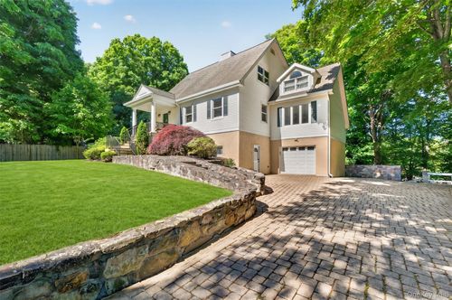 11 Arbutus St, Putnam Valley, NY, 10579-1302 | Card Image