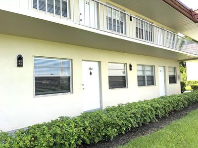 104 - 60 W Woodlands Drive, Condo with 1 bedrooms, 1 bathrooms and null parking in Vero Beach FL | Image 1