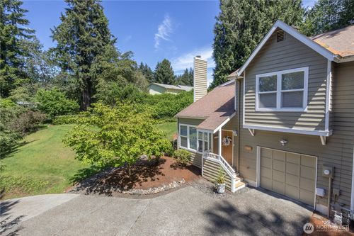 1524 Marine Dr, Bremerton, WA, 98312-2427 | Card Image