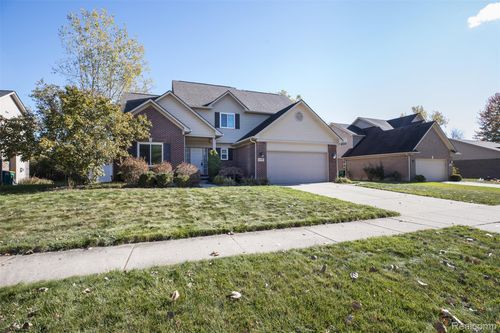 24098 Konarska Dr, Flat Rock, MI, 48134-6035 | Card Image