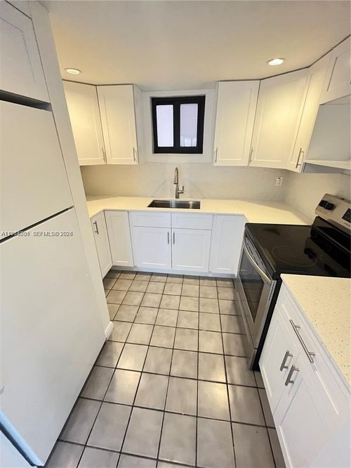 apt-5-5 Olive Dr, Hialeah, FL, 33010-5200 | Card Image
