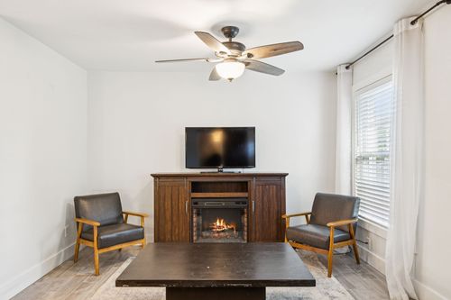 338 Lynn Dr, Nashville, TN, 37211-3634 | Card Image