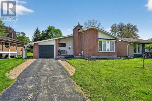 9 Winters Court, Brockville, ON, K6V1T8 | Card Image