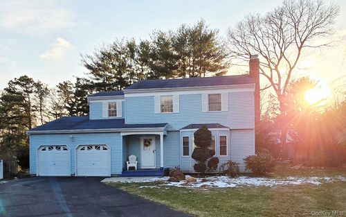 19 Sherwood Ct, Ronkonkoma, NY, 11779-1800 | Card Image