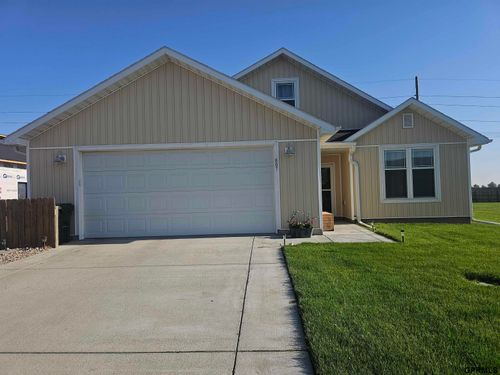 807 W Grandview St, Sutton, NE, 68979-2438 | Card Image