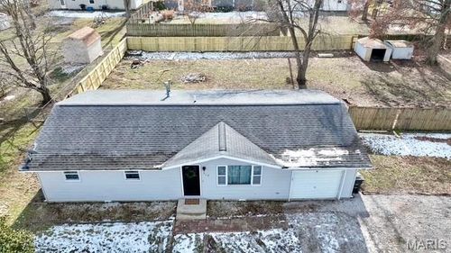 710 Field St, Altamont, IL, 62411-1612 | Card Image