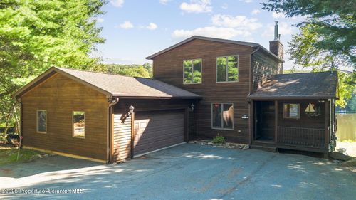 1048 Aquarius Dr, Lake Ariel, PA, 18436-8002 | Card Image