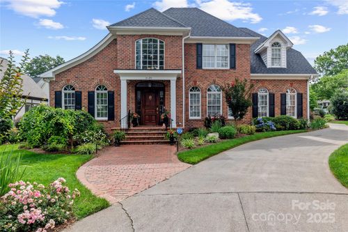 3129 Bentley Ct, Winston Salem, NC, 27104-1800 | Card Image
