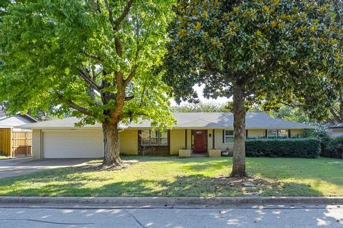 1315 Westcrest Dr, Arlington, TX, 76013-1535 | Card Image