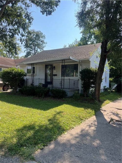 683 S 22nd St, Decatur, IL, 62521-3271 | Card Image