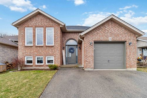 29 Mcguiness Dr, Brantford, ON, N3T6M6 | Card Image
