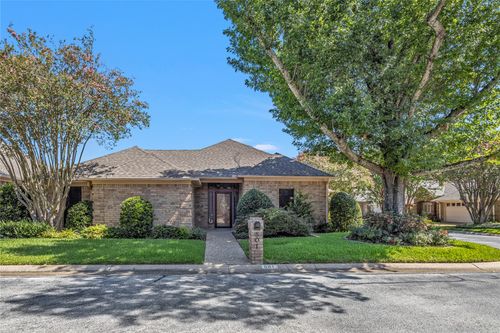 501 Hyde Park Dr, Tyler, TX, 75701-7757 | Card Image