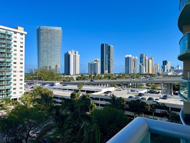 712 - 19390 Collins Ave, Condo with 1 bedrooms, 1 bathrooms and null parking in Sunny Isles Beach FL | Image 6