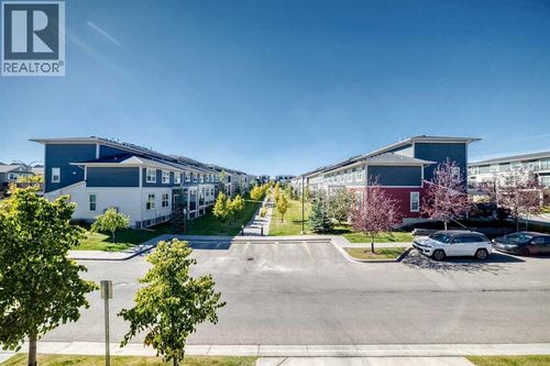 428 Nolan Hill Dr Nw, Calgary, AB, T3R0V4 | Card Image