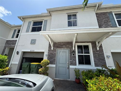830 Se 19th St, Homestead, FL, 33034-5688 | Card Image