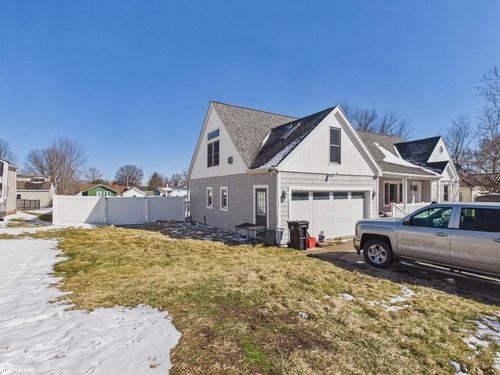 1841 Gladstone St, Ottumwa, IA, 52501-3722 | Card Image