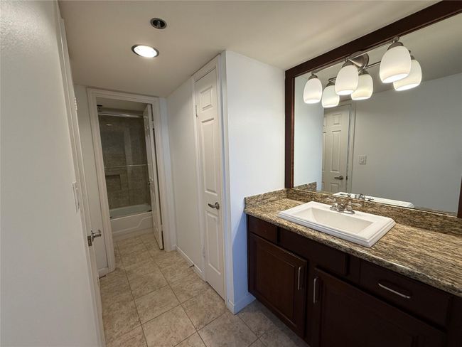 APT-1204 - 3525 Sage Rd, Condo with 2 bedrooms, 2 bathrooms and 1 parking in Houston TX | Image 16