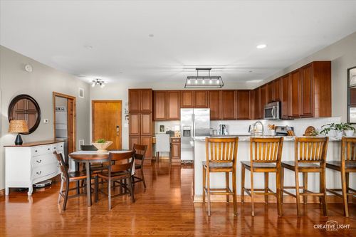 211-140 S River St, Aurora, IL, 60506-6078 | Card Image