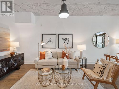 404-2 Gladstone Ave, Toronto, ON, M6J0B2 | Card Image