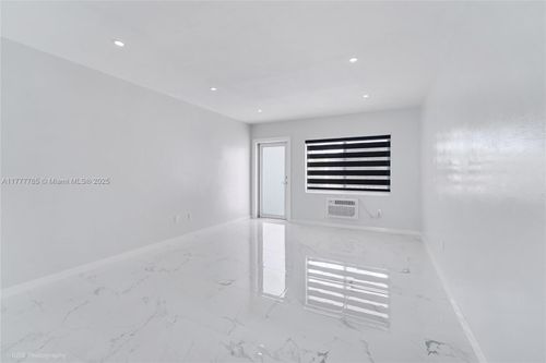 apt-35-641 Espanola Way, Miami Beach, FL, 33139-3916 | Card Image