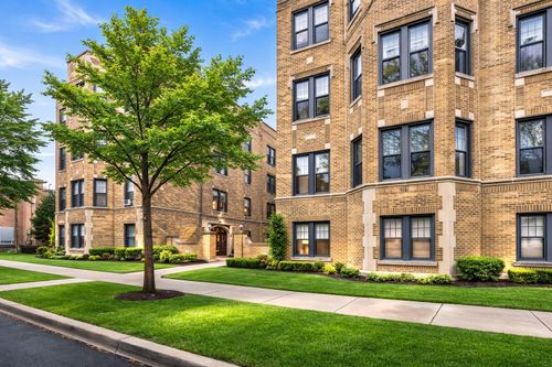 c2-2348 Addison St, Chicago, IL, 60618-6037 | Card Image