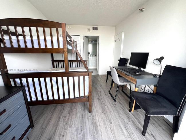 APT-1932 - 20505 E Country Club Dr, Condo with 2 bedrooms, 2 bathrooms and null parking in Aventura FL | Image 10