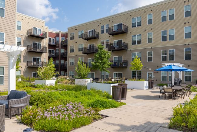 APT-304 - 255 N Addison Ave, Condo with 2 bedrooms, 2 bathrooms and 332 parking in Elmhurst IL | Image 16
