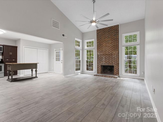 9473 Kings Falls Dr, Condo with 2 bedrooms, 2 bathrooms and null parking in Charlotte NC | Image 4