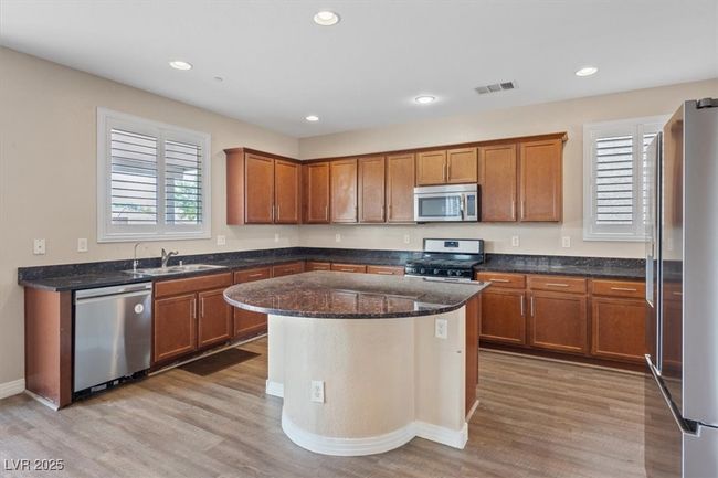 1121 Copper Grass St, House other with 4 bedrooms, 3 bathrooms and null parking in Henderson NV | Image 4