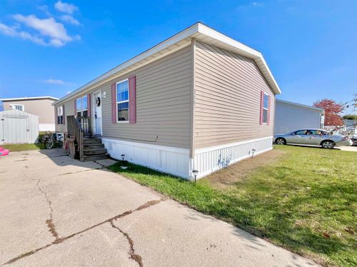 3667 Falcons Nest, White Lake, MI, 48383-3512 | Card Image