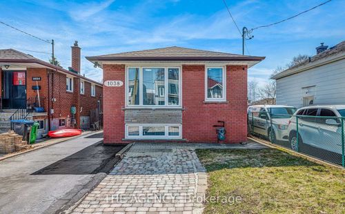 1038 Alexandra Ave, Mississauga, ON, L5E1Z8 | Card Image
