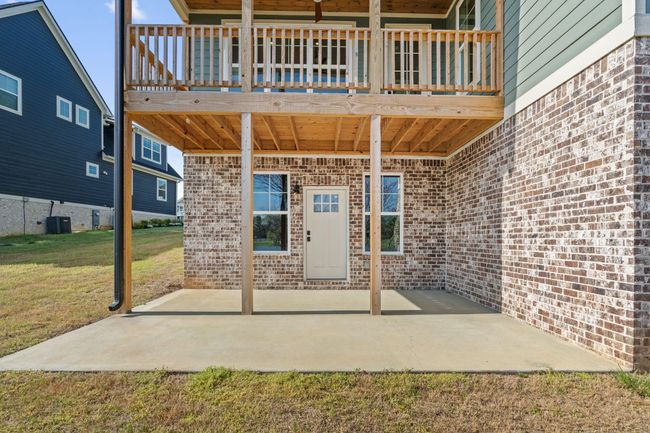 Patio and Covered Porch | Image 61
