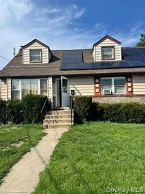 2-17 Fairmount St, Valley Stream, NY, 11580-3015 | Card Image