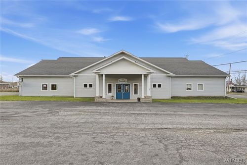 438 West Ave, Albion, NY, 14411-1525 | Card Image