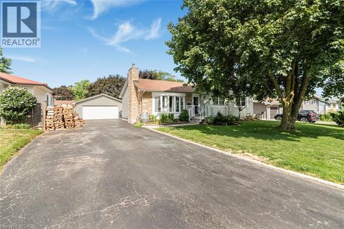 8 Craig Blvd, Grimsby, ON, L3M4C1 | Card Image