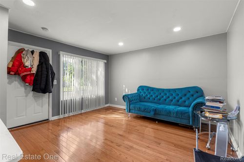 496 Lenoir Ave, River Rouge, MI, 48218-1135 | Card Image