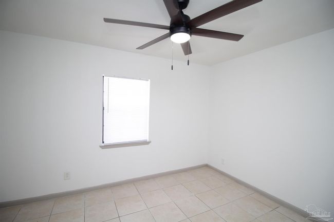 APT-12 - 4964 W Spencer Field Rd, House other with 2 bedrooms, 1 bathrooms and null parking in Pace FL | Image 8