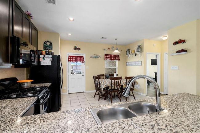 4914 Seaside Sparrow Ln, House other with 3 bedrooms, 2 bathrooms and 2 parking in Baytown TX | Image 11