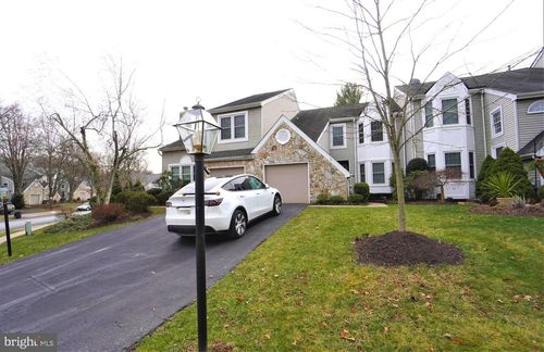 902 Eagle Ln, DOYLESTOWN, PA, 18901-2868 | Card Image
