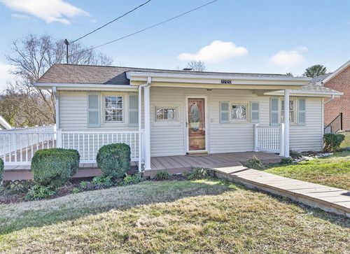 22120 Big Bass Camp Rd, Abingdon, VA, 24211-5064 | Card Image