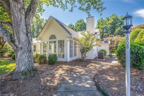 3908 Westridge Meadow Cir, Clemmons, NC, 27012-8609 | Card Image