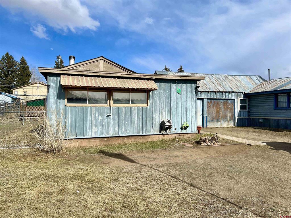 318 S 12th St, Gunnison, CO 81230