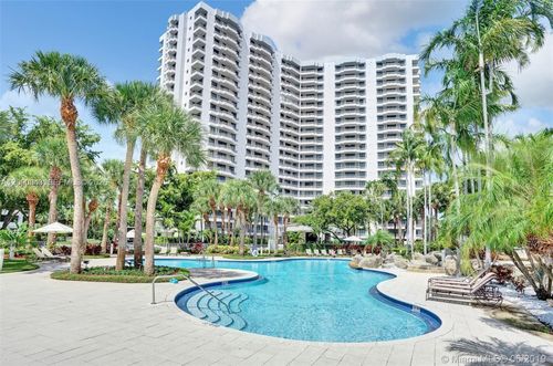 504-3300 Ne 191st St, Aventura, FL, 33180-2442 | Card Image