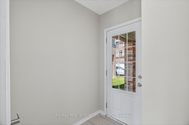 1373 Salem Rd N, House attached with 4 bedrooms, 3 bathrooms and 1 parking in Ajax ON | Image 9