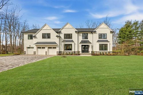 26 Huff Ter, Montvale, NJ, 07645-1037 | Card Image