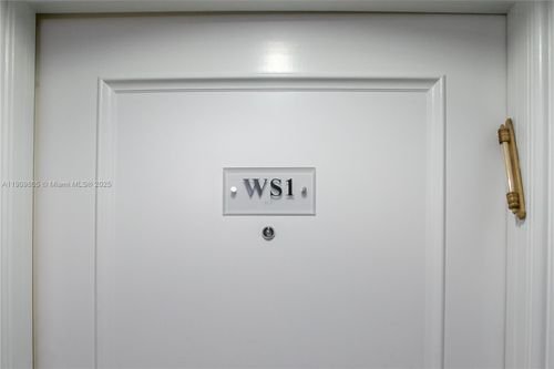 wste1-3000 Island Blvd, Aventura, FL, 33160-4923 | Card Image